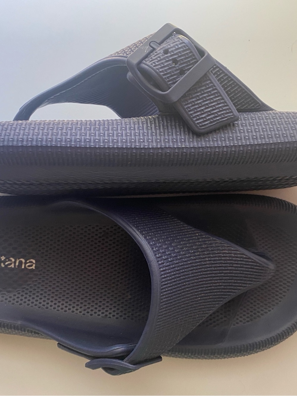 Ecetana Navy Blue Women's Pillow Sole Sandals / Size 8.5 / VGUC